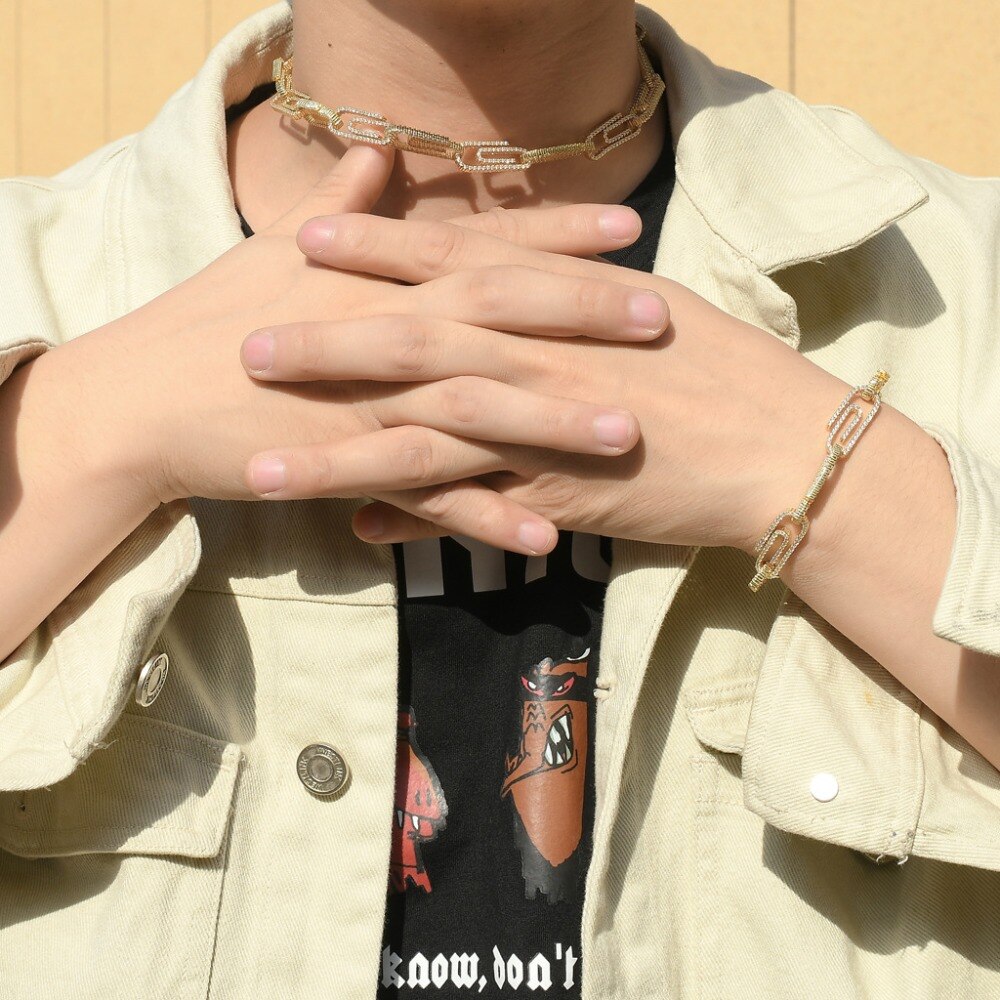 PAPER CLIP BRACELET