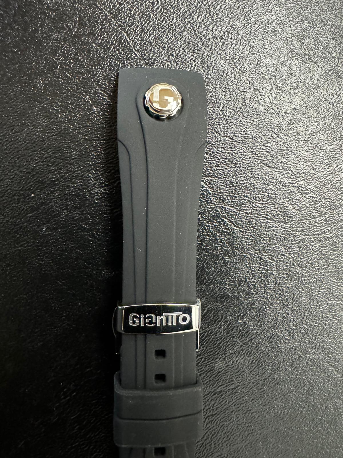 NEW BLACK GIANTTO SILICONE STRAP